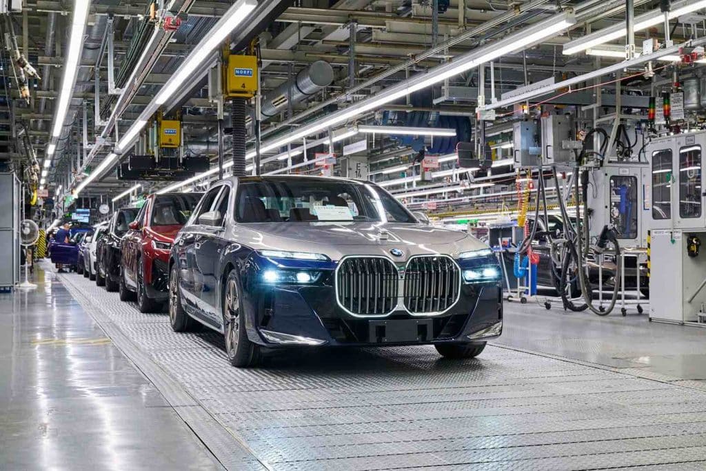 Produkcja BMW i7 w fabryce w Dingdolfing