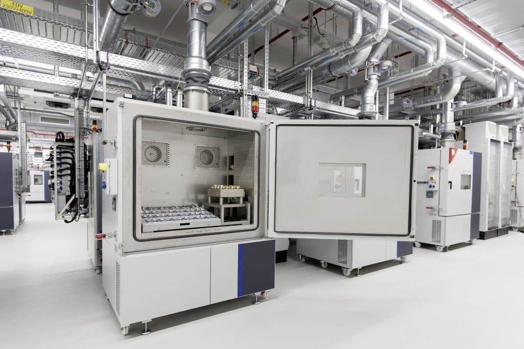 Volkswagen otworzył nowe laboratorium do badania ogniw do akumulatorów w Salzgitter             źródło: Volkswagen