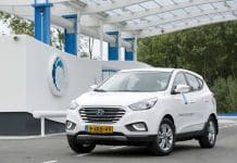 Hyundai ix35 fuel cell- wodorowy przełom Hyundaia Wodorowy Hyundai ix35 Fuel Cell to pierwszy na masową skalę produkować samochód wodorowy źródło: Hyundai
