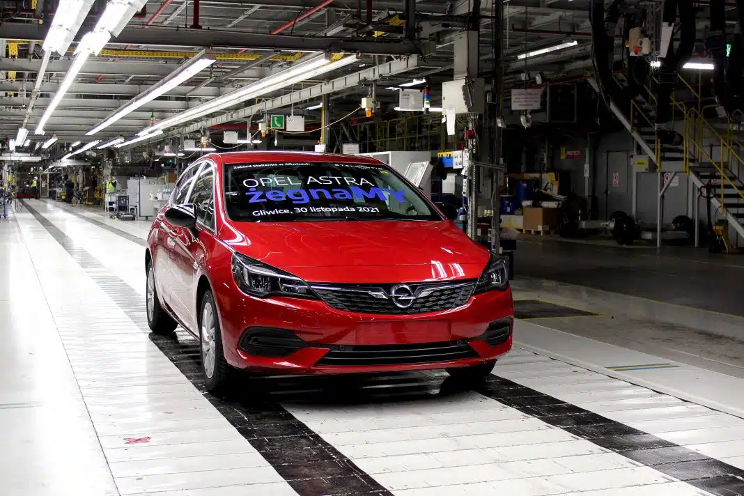 Ostatni Opel Astra na linii produkcyjnej w fabryce w Gliwicach