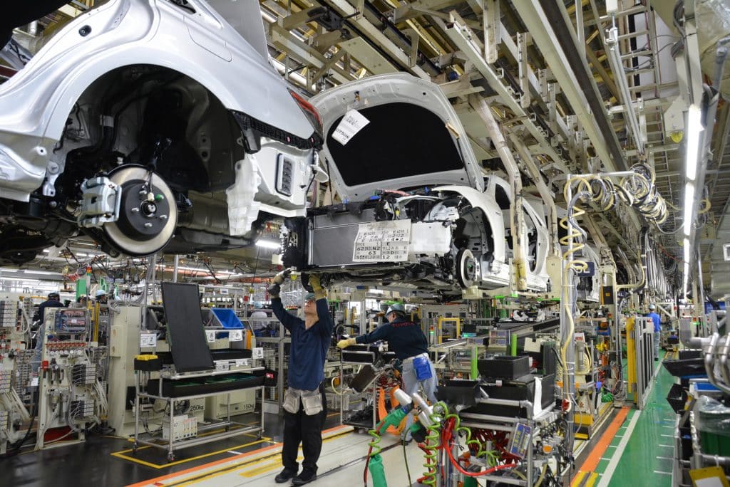 Produkcja samochodów Toyoty w japońskiej fabryce