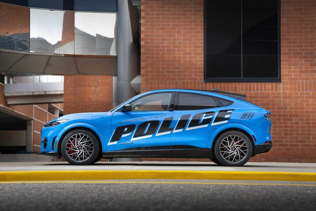 Elektryczny Ford Mustang Mach-E w barwach policji stanu Michigan