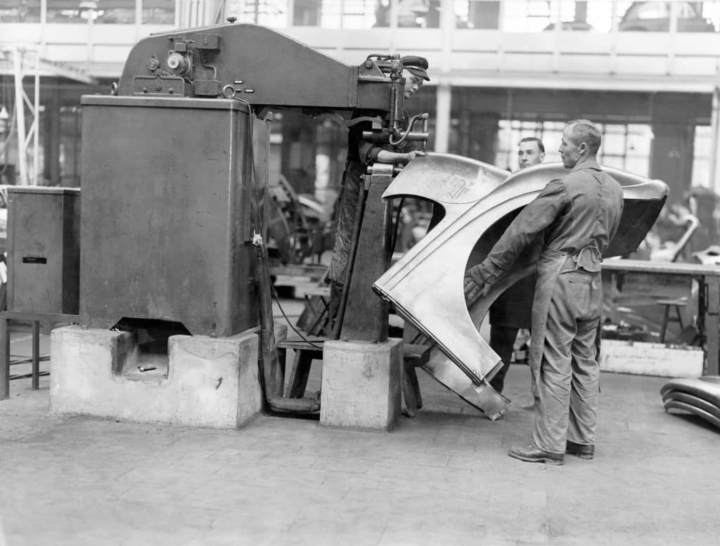 System spawalniczy i warsztat blacharski w fabryce BMW w Eisenach pod koniec lat 30. XX wieku.
