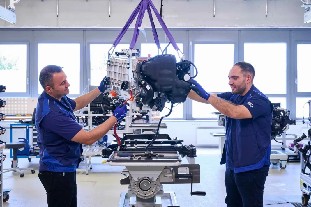 BMW rozpoczęło własną produkcję ogniw paliwowych dla modelu iX5 Hydrogen w Hydrogen Competence Center w Monachium