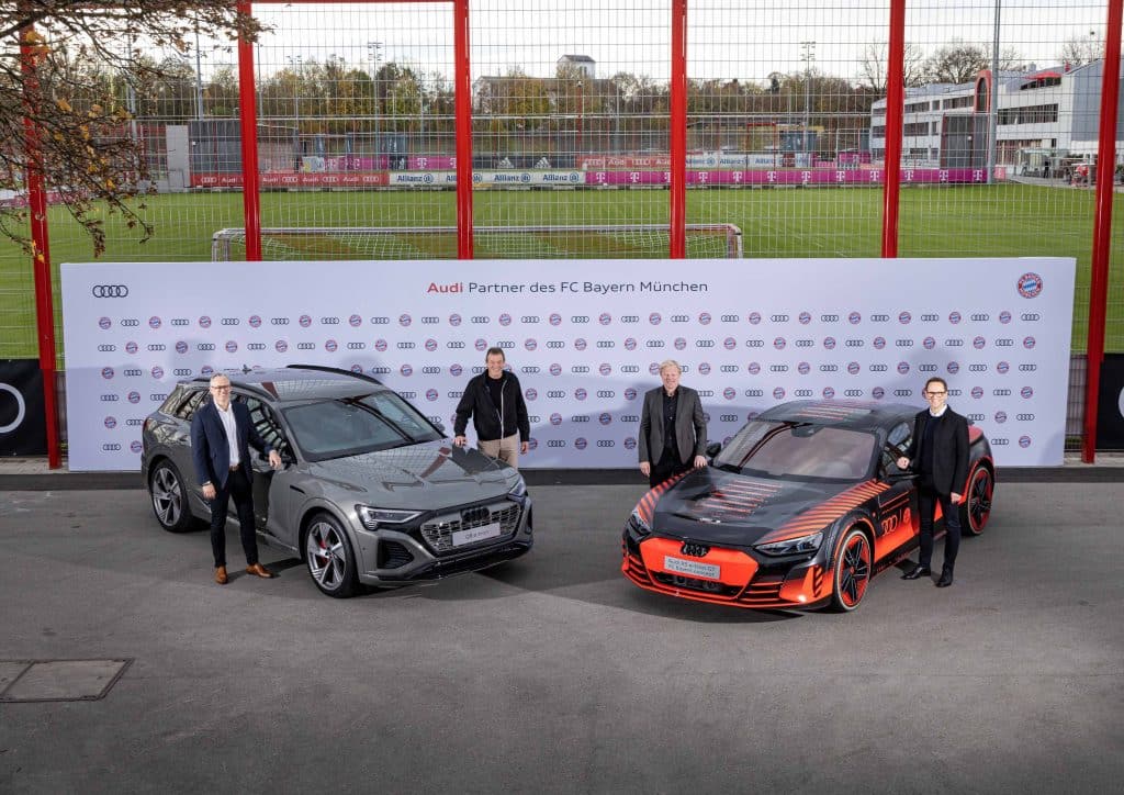 Piłkarze Bayernu Monachium odebrali elektryczne Audi e-tron