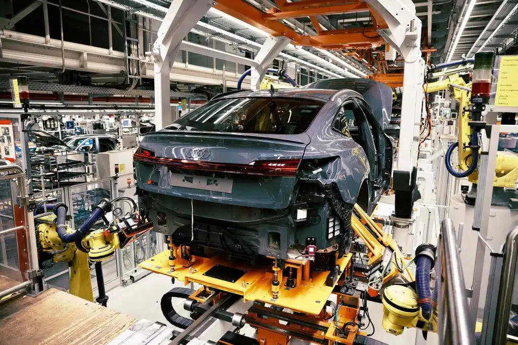 Audi rusza z produkcją modelu elektrycznego Audi Q8 e-tron w Brukseli