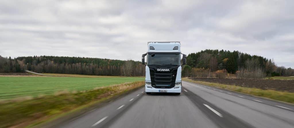 Scania i Girteka nawiązują współpracę. Firma kupi 600 elektrycznych ciężarówek