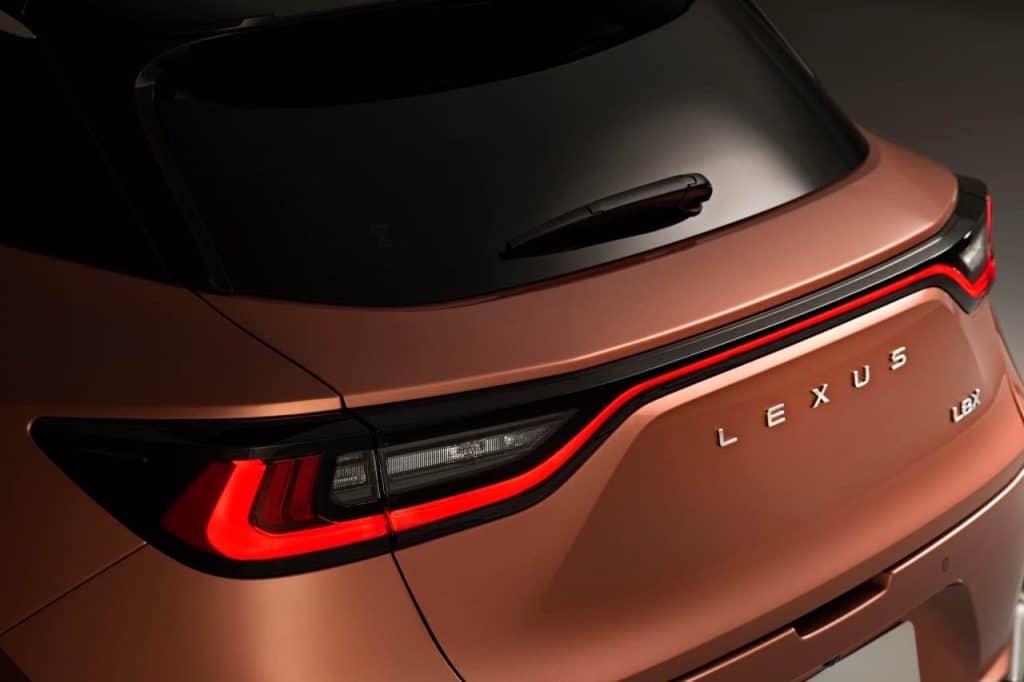 Tył Lexusa LBX