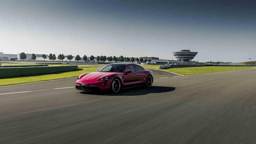 Porsche Taycan „Star Ruby”