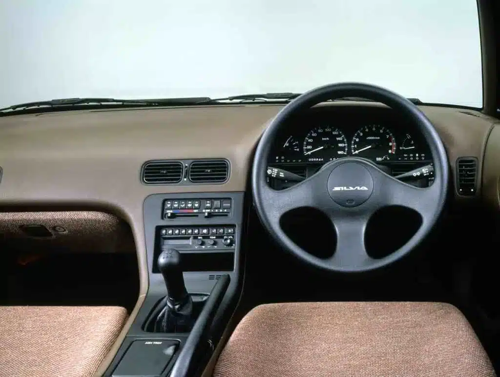 Wnętrze Nissana S13