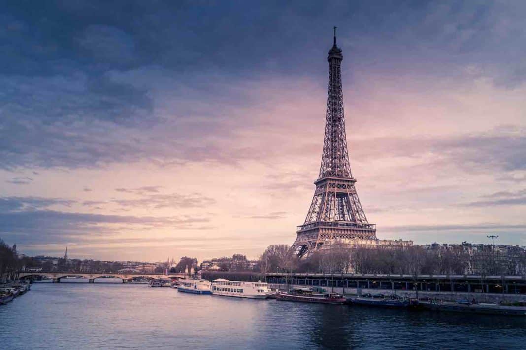 Francja zaostrza przepisy środowiskowe dla samochodów.