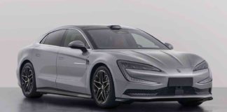 BYD Yangwang U7. Auto ma moc ponad 1000 koni mechanicznych Luksusowy sedan BYD Yangwang U7 o mocy 1300 KM, widok z przodu
