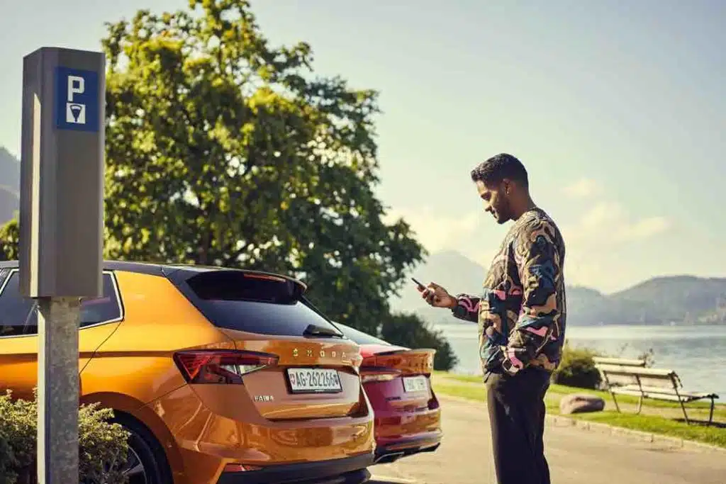 Aplikacja Skoda Pay to Park uruchomiona przy Skodzie Fabii